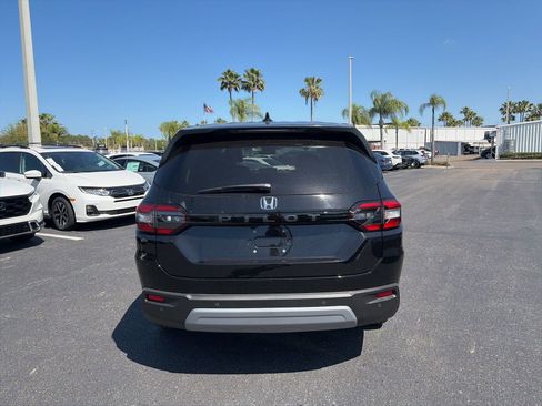 Used 2025 Honda Pilot EX-L image 6