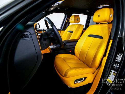 Used 2024 Rolls-Royce Cullinan image 13