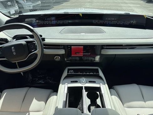 New 2026 Lincoln Navigator L Premier AWD/4WD image 16