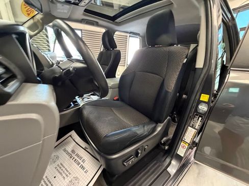 Used 2010 Toyota 4Runner SR5 AWD/4WD image 7