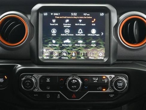 Used 2023 Jeep Gladiator Mojave AWD/4WD image 17