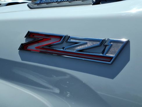 Used 2023 Chevrolet Silverado 2500 LT AWD/4WD image 10