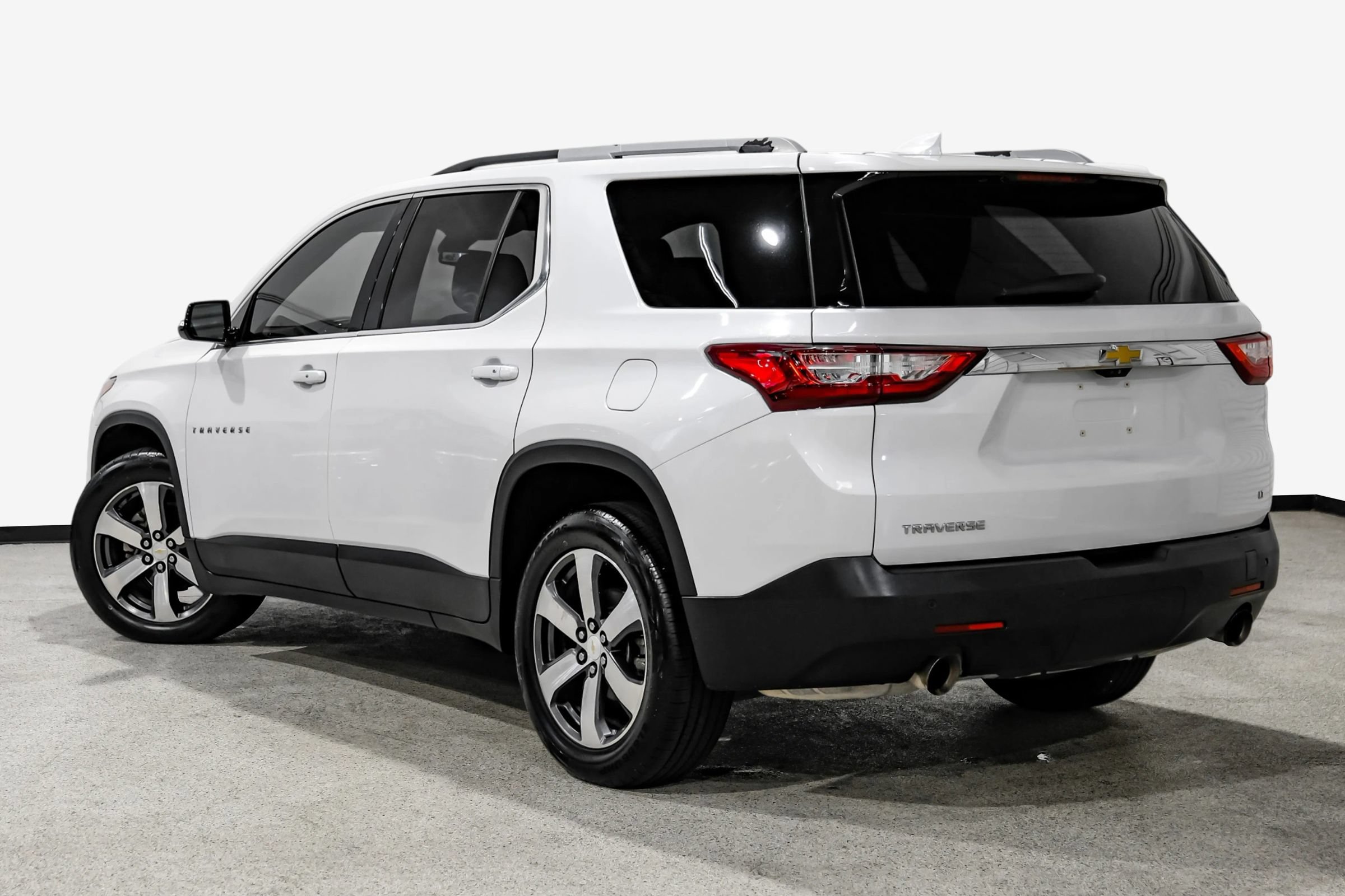 Used 2018 Chevrolet Traverse LT FWD image 8