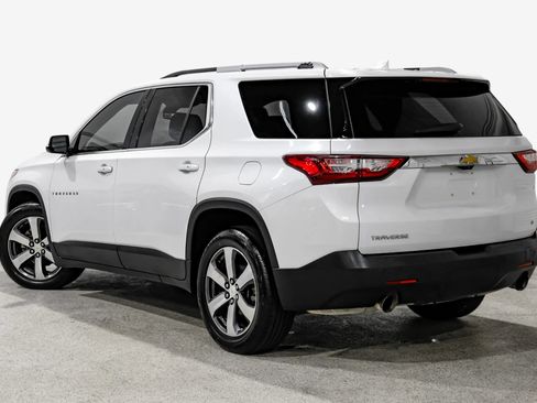 Used 2018 Chevrolet Traverse LT FWD image 8