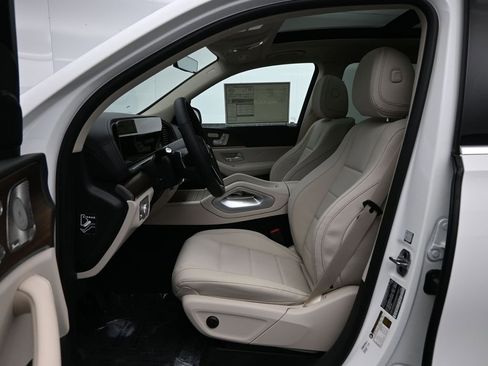 New 2025 Mercedes-Benz GLS 450 4MATIC image 22