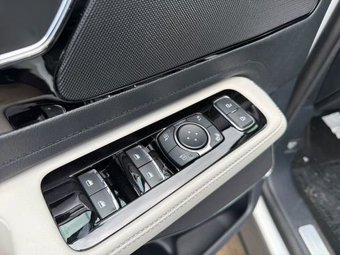 New 2026 Lincoln Aviator AWD image 22