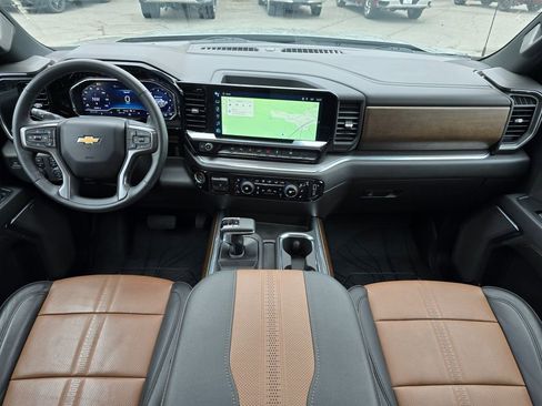 Used 2024 Chevrolet Silverado 1500 High Country w/ High Country Premium Package AWD/4WD image 5