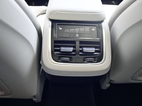 Used 2024 Volvo XC60 B5 Ultimate w/ Protection Package Premier AWD/4WD image 24