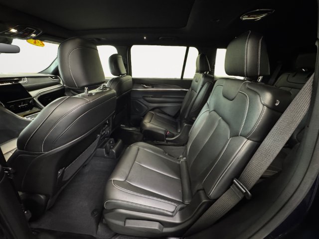 Used 2024 Jeep Grand Cherokee L Limited AWD/4WD image 24