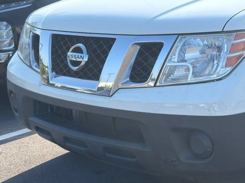 Used 2021 Nissan Frontier S RWD image 2