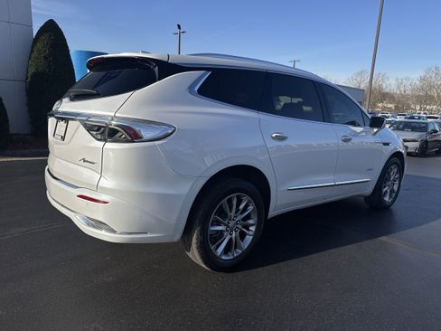 Used 2023 Buick Enclave Avenir w/ Avenir Technology Package image 4