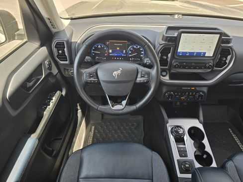 Used 2023 Ford Bronco Sport Outer Banks w/ Tech Package AWD/4WD image 13