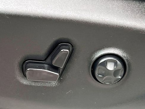 Certified 2023 Chrysler Pacifica Touring-L FWD image 18