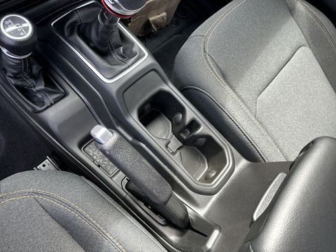 Used 2025 Jeep Wrangler Sport AWD/4WD image 30