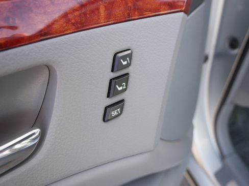 Used 2006 Toyota Avalon Limited FWD image 23
