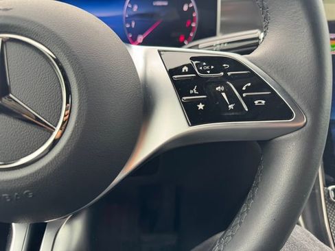 Used 2025 Mercedes-Benz GLC 300 image 21