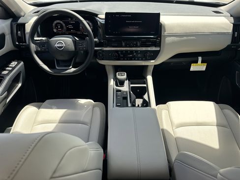 New 2026 Nissan Pathfinder SL FWD image 14