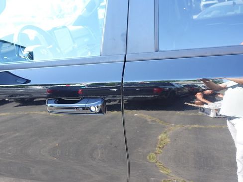 Used 2023 RAM 1500 Laramie AWD/4WD image 15
