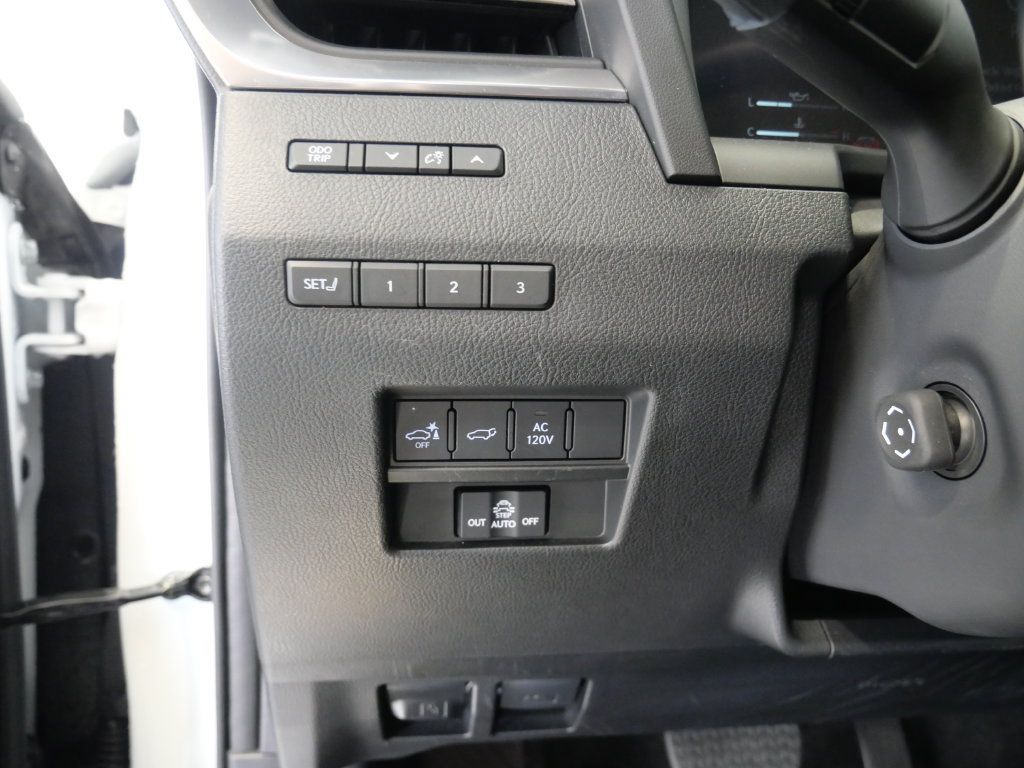 Certified 2024 Lexus GX 550 w/ Accessory Package (Z1) AWD/4WD image 14