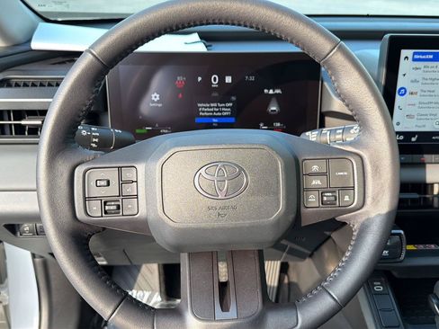 Used 2026 Toyota RAV4 XLE Premium FWD image 20