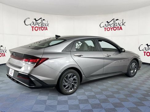 Used 2024 Hyundai Elantra SEL image 8