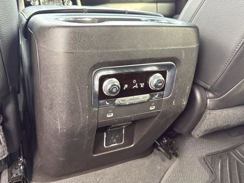 Used 2021 GMC Yukon XL Denali image 28