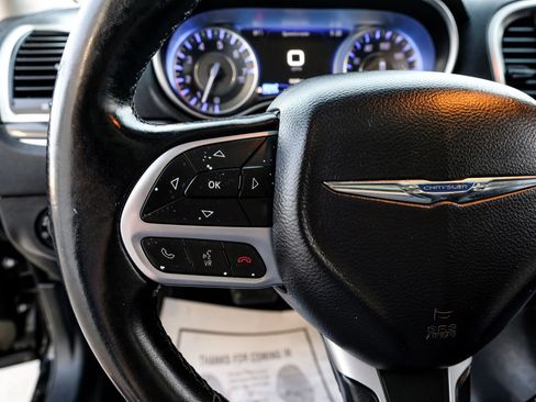Used 2017 Chrysler 300 Limited w/ Value Package image 21
