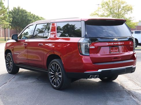 New 2026 Chevrolet Suburban High Country AWD/4WD image 7