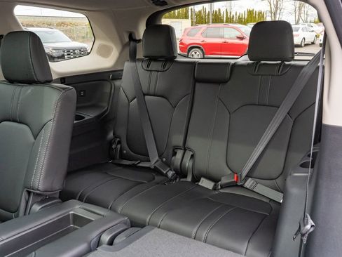 New 2026 Honda Pilot Touring image 12