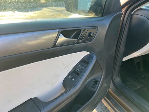 Used 2015 Volkswagen Jetta TDI S image 13