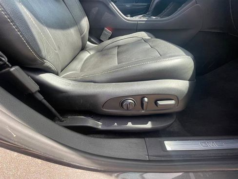 Used 2019 GMC Acadia SLT image 16