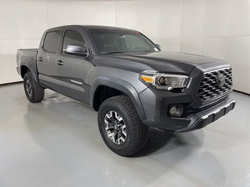 Used 2021 Toyota Tacoma TRD Off-Road image 2