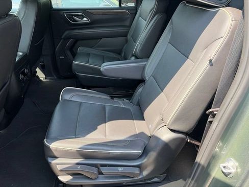 Used 2023 Chevrolet Suburban Premier AWD/4WD image 11