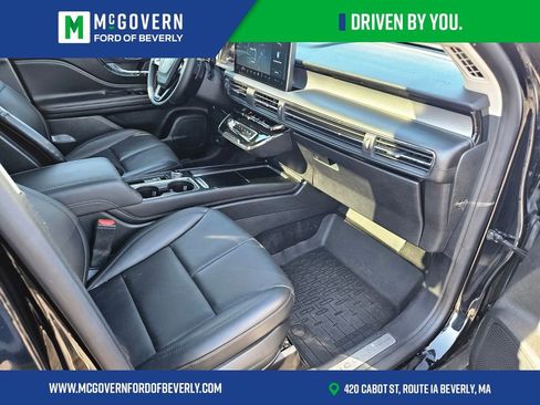 Used 2024 Lincoln Corsair AWD w/ Equipment Group 101A image 10