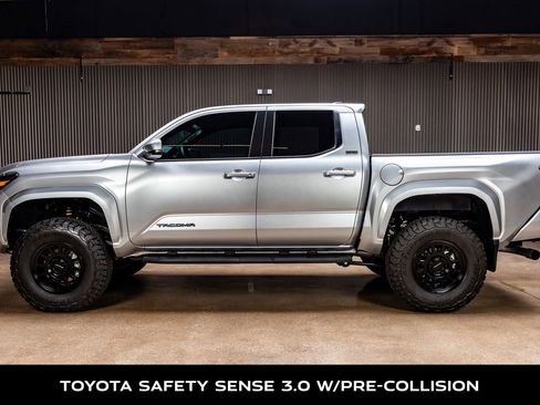 Used 2025 Toyota Tacoma SR5 image 6