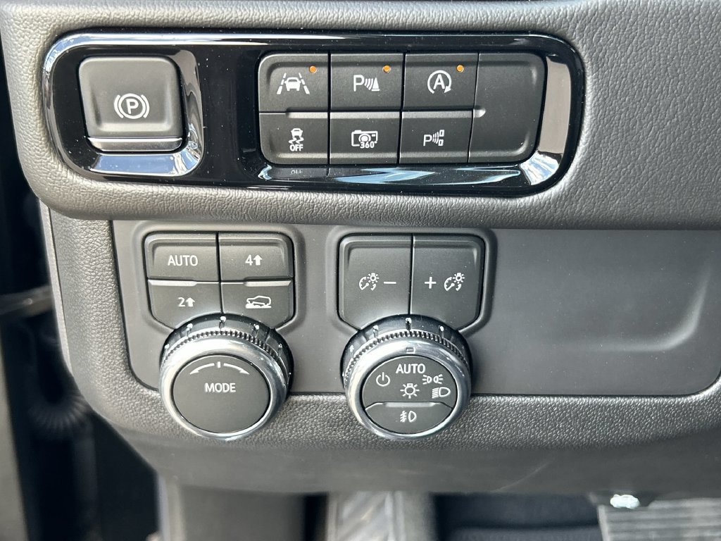 New 2026 GMC Yukon Denali AWD/4WD image 18