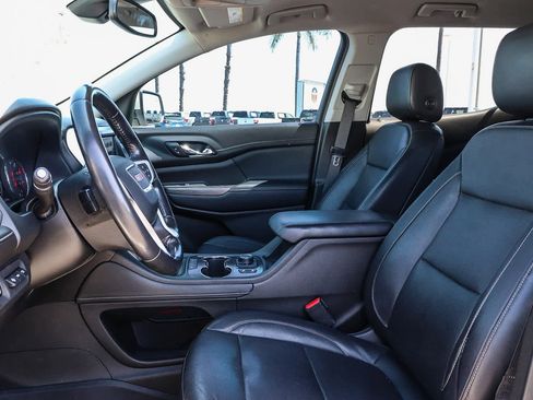 Used 2020 GMC Acadia SLT w/ Driver Alert Package II FWD image 24