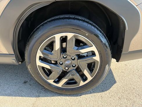 Certified 2025 Subaru Forester Limited AWD/4WD image 31