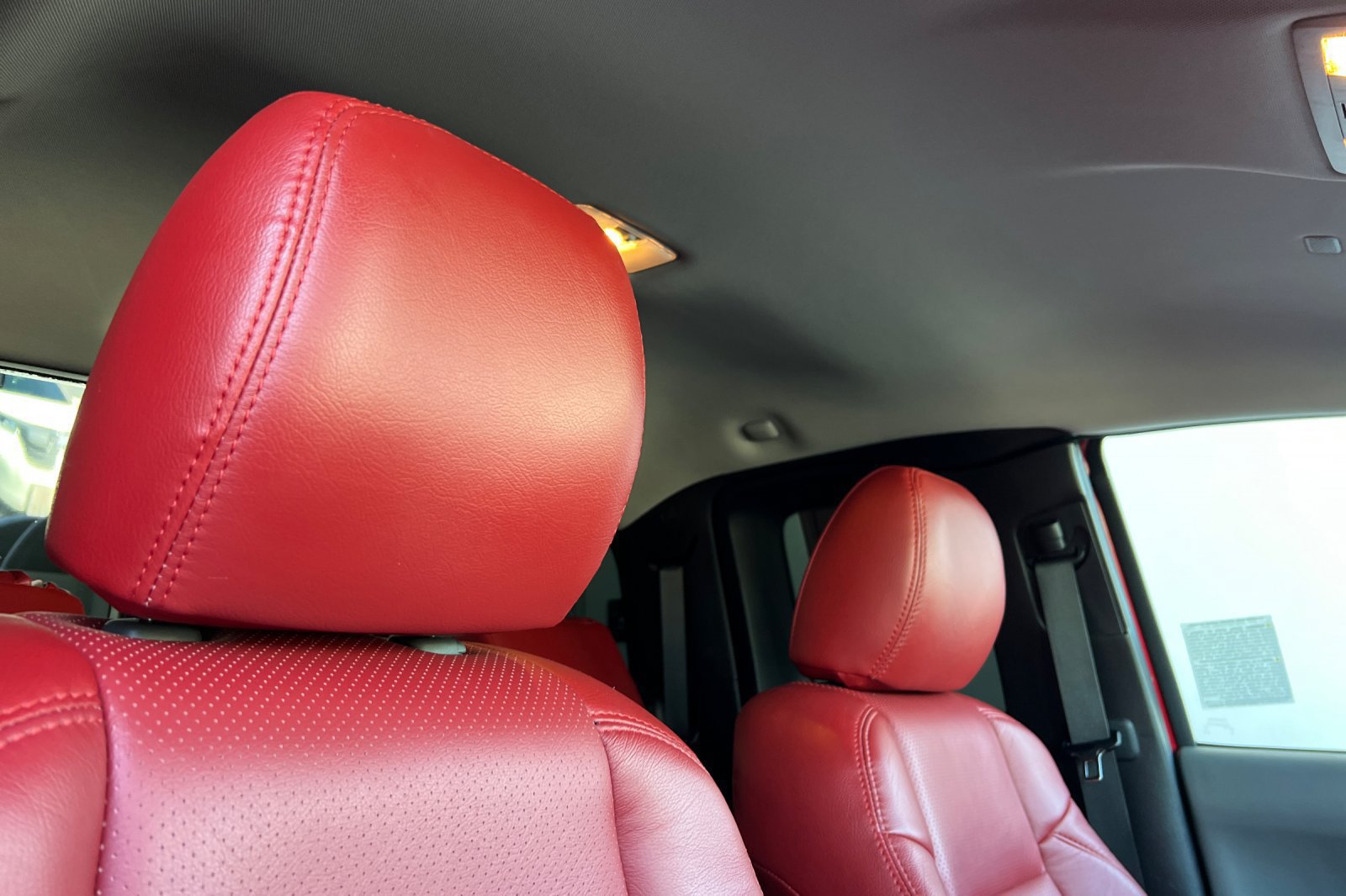 Used 2020 Toyota Tacoma SR w/ SX Package RWD image 17