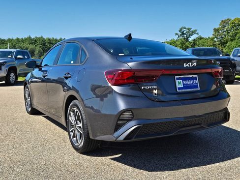 Used 2023 Kia Forte Sedan FWD image 3