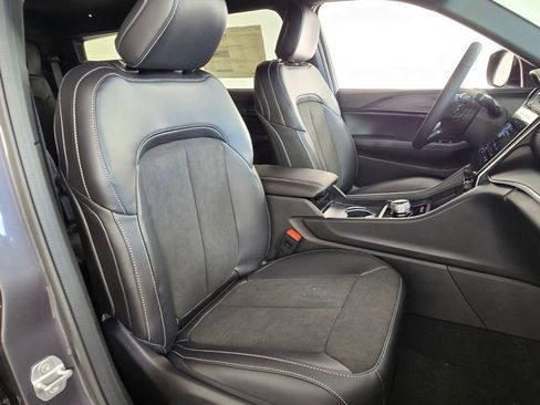 New 2025 Jeep Grand Cherokee L Laredo RWD image 17