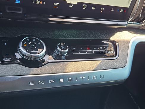 Used 2025 Ford Expedition Tremor AWD/4WD image 17