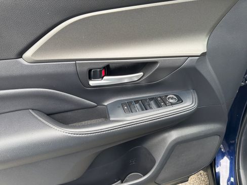 Used 2025 Toyota Grand Highlander AWD Hybrid image 19