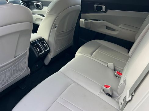 Certified 2025 Kia Sorento S image 13