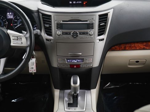 Used 2011 Subaru Outback 3.6R Limited w/ PWR Moonroof Pkg AWD/4WD image 16