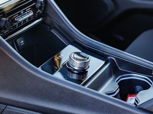 Certified 2025 Jeep Grand Cherokee Laredo X image 21