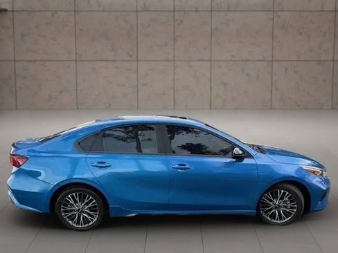 Used 2023 Kia Forte GT-Line w/ GT-Line Premium Package FWD image 8