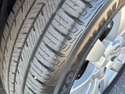 Used 2011 Mercedes-Benz GLK 350 4MATIC image 24