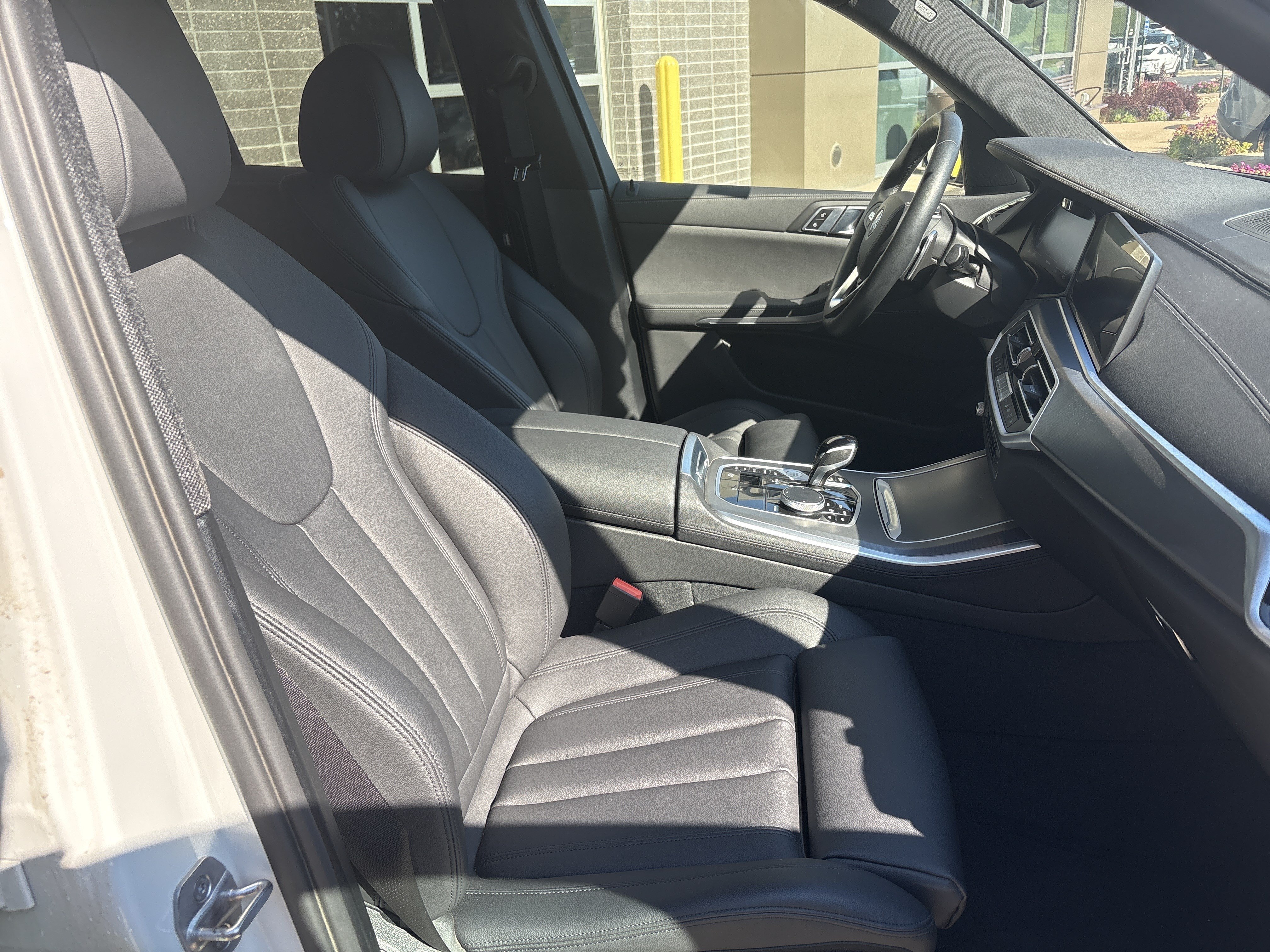 Used 2022 BMW X5 xDrive40i AWD/4WD image 13