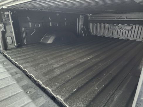 Used 2022 GMC Sierra 2500 SLT w/ LPO, GMC Protection Package image 5